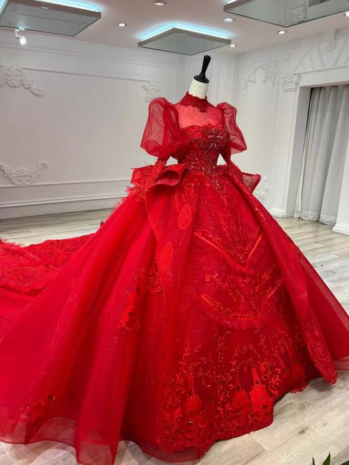 大红色婚纱