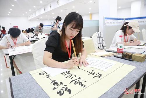 重庆:高校书法竞赛展风采