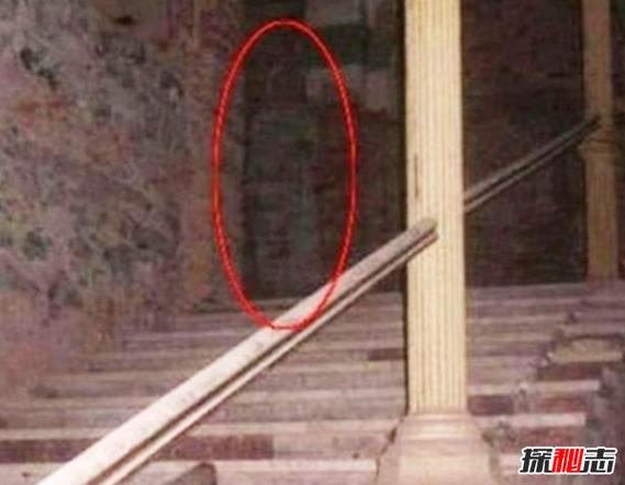 人死后的鬼魂照片十张吓死人30万的照片谣言揭秘