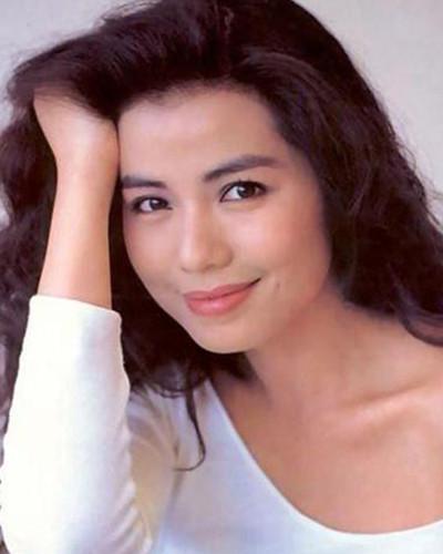 1991年是钟楚红在影坛的最后一年,在这一年她出演了吴宇森执导的.