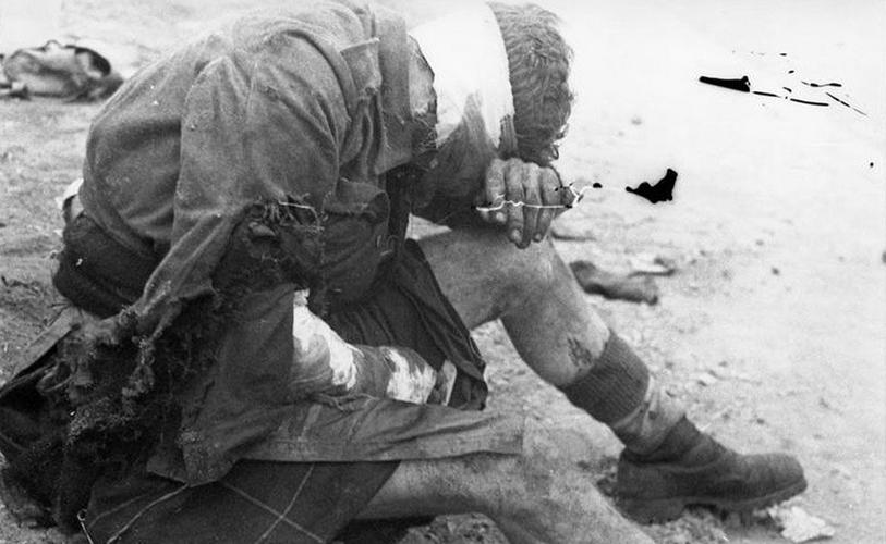 二战横尸遍野的血腥场面老照片,远离战争珍爱和平!