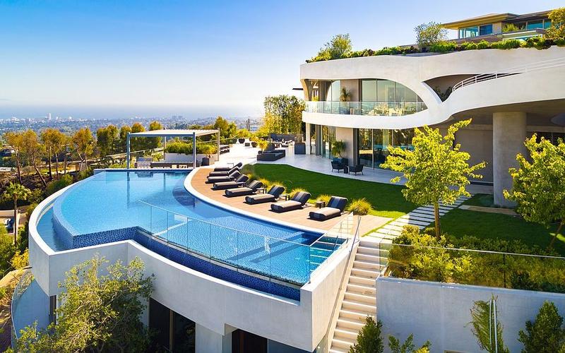 位于洛杉矶半山上的一座有着180度景观的现代豪宅|12255 sky lane