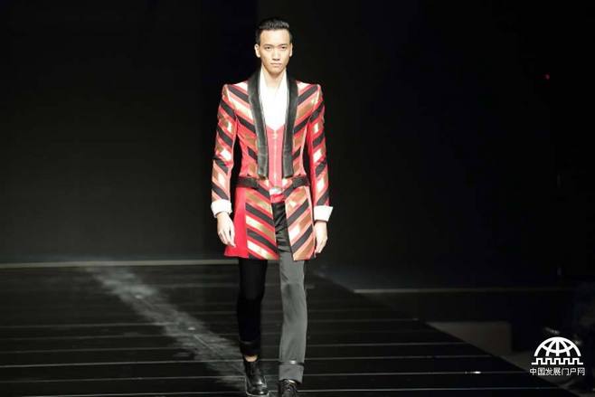 设计师祁刚:创作高于生活 服装展示品牌精神-中国品牌服装网