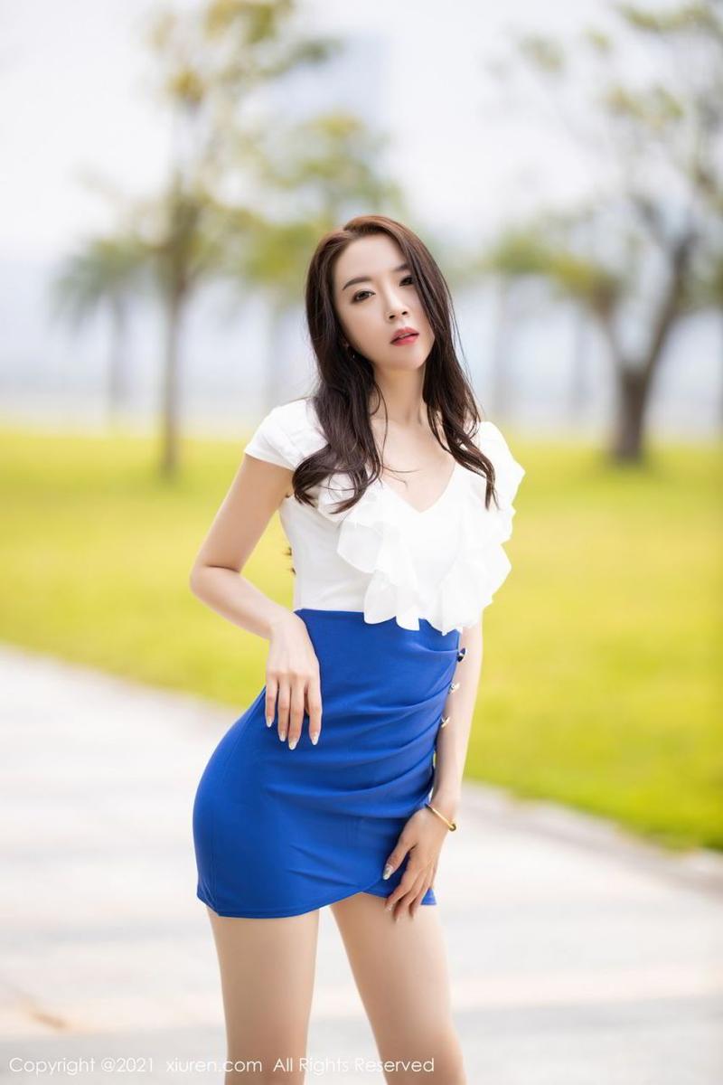 性感高挑大长腿美女梦心月白衫蓝色短裙优雅迷人