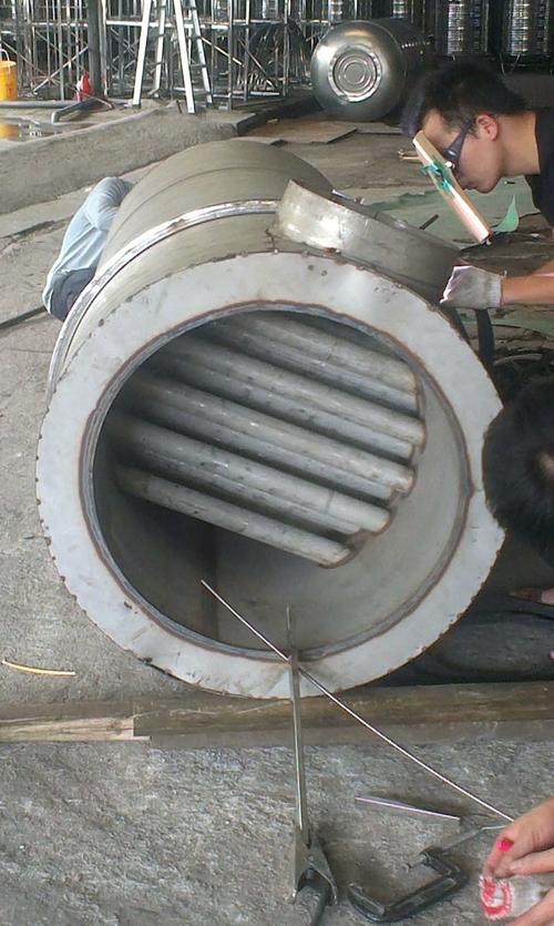 锅炉内胆 - 不锈钢圆柱水箱 - 产品展示 - 广州市增城金象不锈钢制品