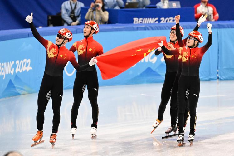 2022年2月5日,2022北京冬奥会短道速滑混合团体接力赛,中国队夺得