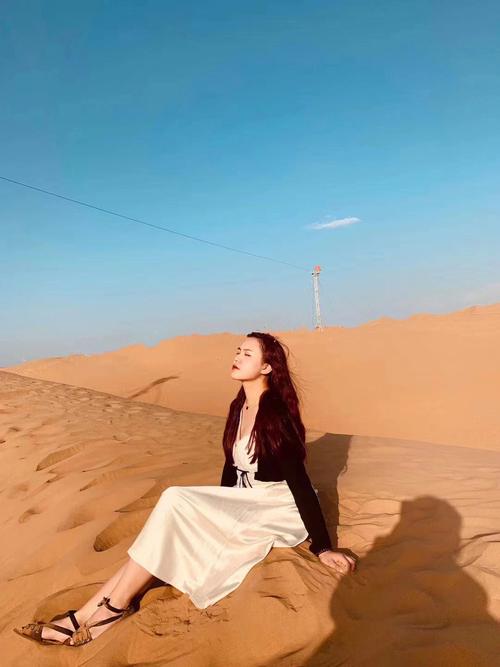 沙漠拍照内蒙旅游拍出时尚大片