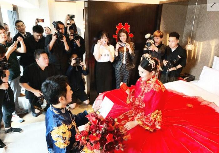 近日,知名演员张晓晨在微博公布自己结婚喜讯,工作人员透露会在两天后
