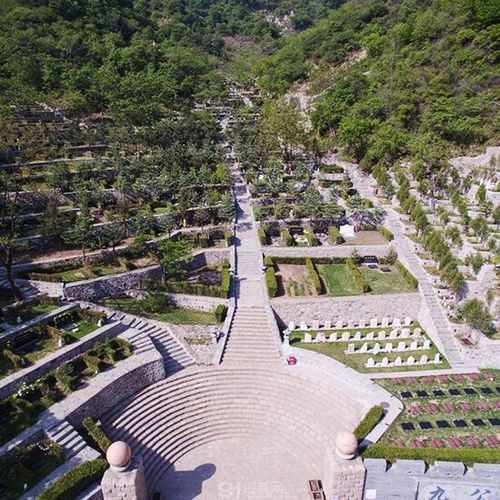 河北三河灵山宝塔陵园是经民政部门批准的合法经营性公墓.