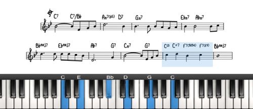 要在根音下方大二度音上建立大七和弦,左手弹根音和7音,右手弹ebmaj7