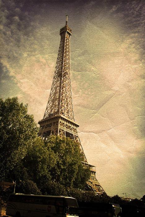 埃菲尔铁塔唯美qq皮肤图片巴黎恋人的美好