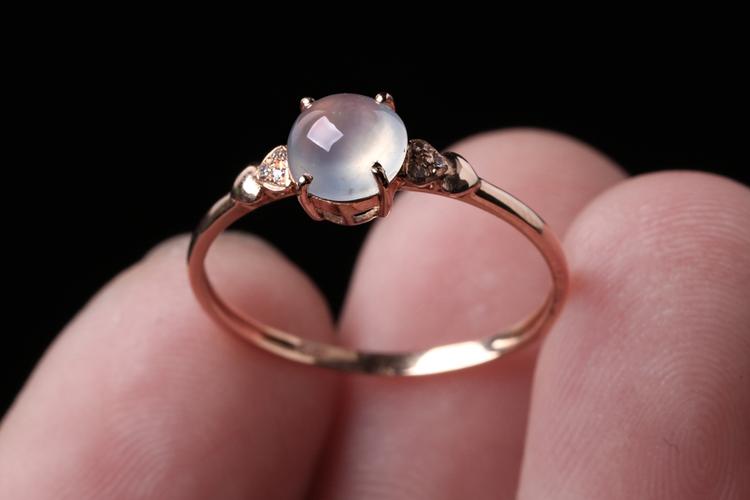 翡翠玉戒指正品拍卖天然a货冰种纯净蛋面戒指18k金钻镶嵌0.90g