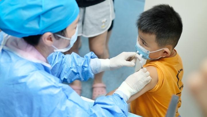 早参北京冬奥会和冬残奥会制服装备亮相广东启动311岁儿童新冠疫苗