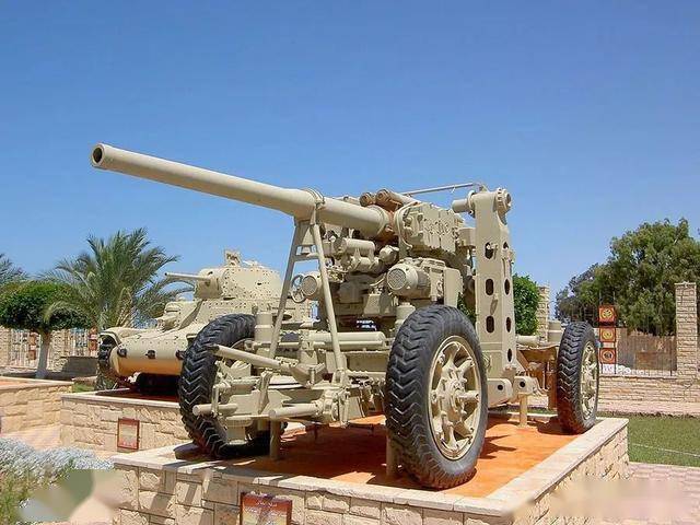 北非意军部队装备的149/40型149毫米加农炮,这是意大利陆军最重型的