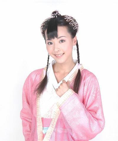 18岁时,吴佳妮有幸在电视剧《都市山歌》中,出演了一个角色,那是她第