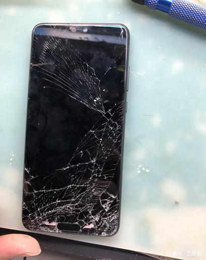 华为手机屏幕碎了换屏要多少钱?华为手机故障维修