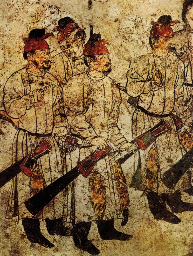 唐代李贤墓中腰佩刀的士兵壁画.