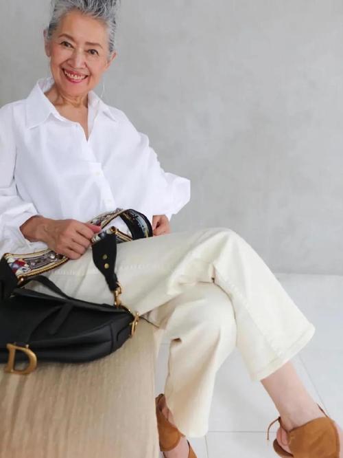 时尚与年龄无关,不信看日本71岁奶奶的穿衣打扮,优雅知性又气质
