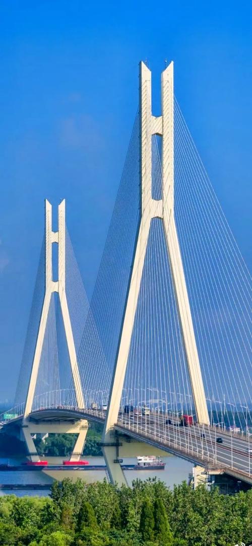 南京八卦洲长江大桥,原称南京长江二桥,2001年建成(中国第 - 抖音