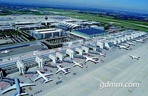 粤西机场的正确命名是吴川塘缀国际机场既没有茂名也没有湛江