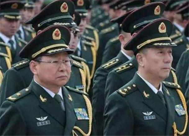84年阅兵秦基伟担总指挥受中央表彰3年后谁接任他成司令员