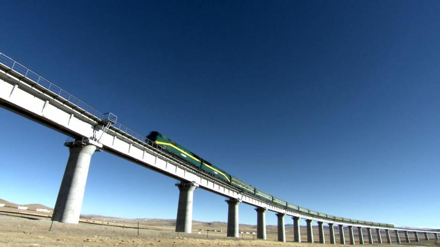 2006年青藏铁路全线通车