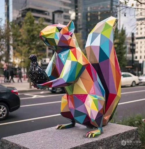 厂家文化特色彩绘雕塑 几何动物菱形摆件