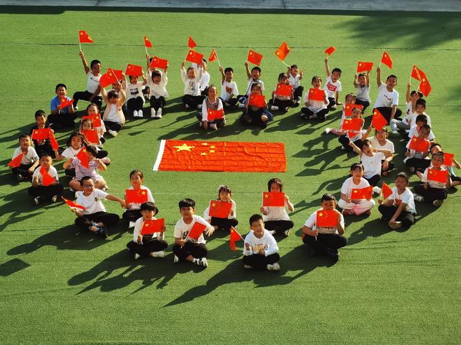 摄影:唱支红歌给党听|向祖国告白·中小学生作品征集