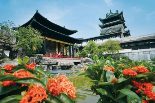 广州市先后投资8亿多元建设粤剧艺术博物馆和广州粤剧院新址.
