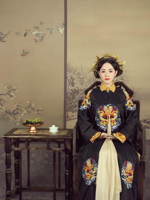 上海盘子女人坊古装摄影体验-富察皇后吉服