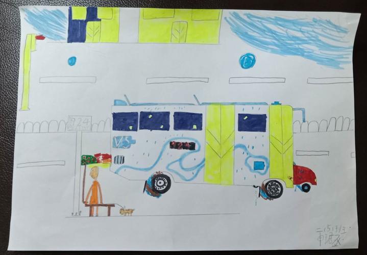 【永顺镇中心小学】二年级五班美术课上学习了绘制公交车站,孩子们