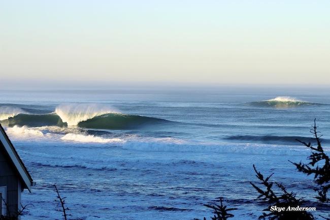 video: big wave addicts charge nelscott reef in oregon
