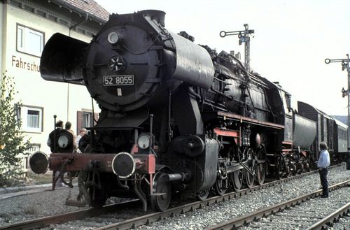 科普采用现代蒸汽机车技术改造的原德国国营铁路52型8055号蒸汽机车