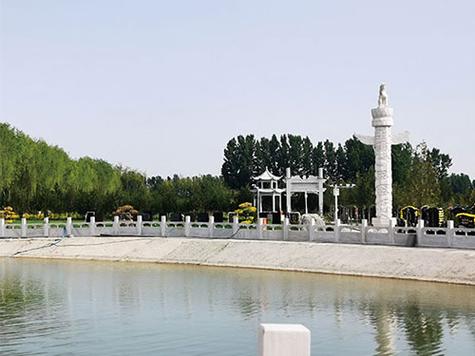 陵园实景:通州德芳潭陵园在北京市内的陵园墓地之中成立年份是比较短