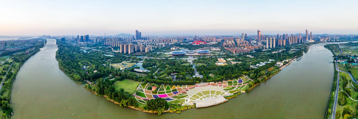 香港签约摄影师陆春南:"小飞机"带你高空领略南京新城的壮美风景