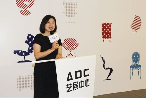 中国对外贸易广州展览总公司华佳分公司副总经理邓晶晶女士