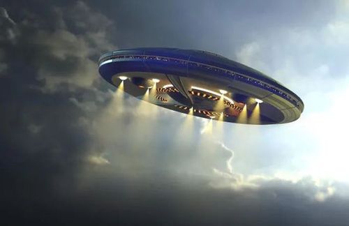 外星人基地ufo猎人在51区发现神秘基地跑道上停有30米长ufo