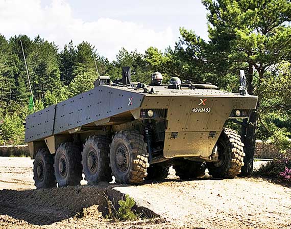 法国陆军最新型vbci步兵战车进行越障测试