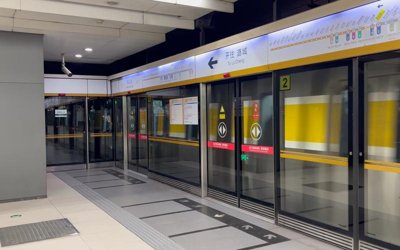 北京地铁6号线vvvf不同步的06043上行车公庄出站