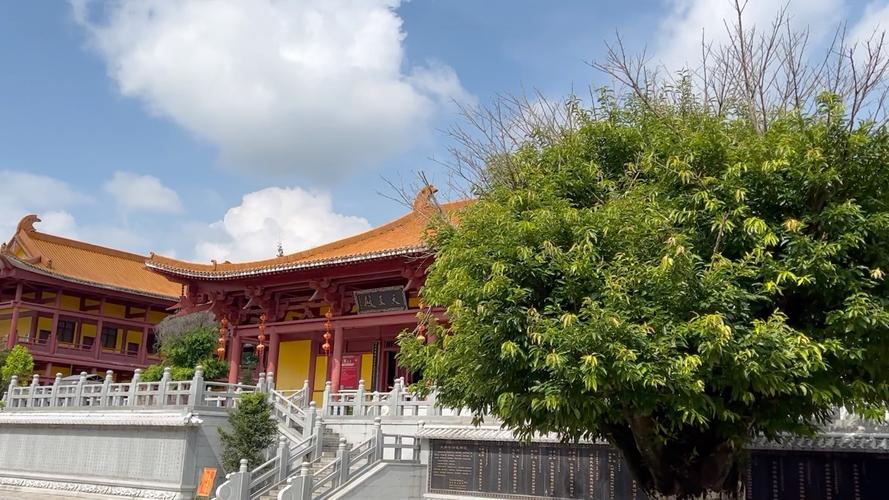 大佛寺位于广东省梅州市平远县属平远十大景区之一