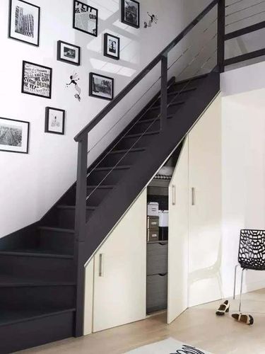 楼梯的设计与运用?楼梯的装饰和款式_极家精装