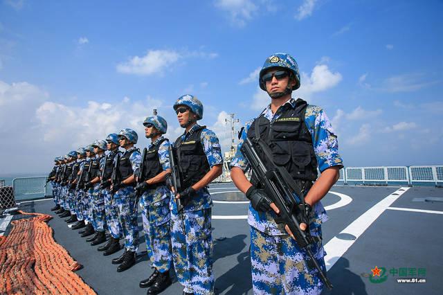 中国海军第二十七批护航编队海口舰靠泊吉布提港补给休整_手机搜狐网