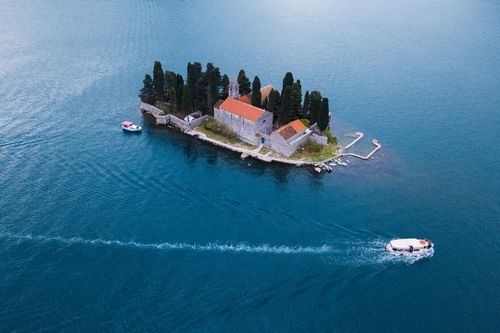黑山共和国佩拉斯特的湖心双岛520遇见的小岛都是成双成对的