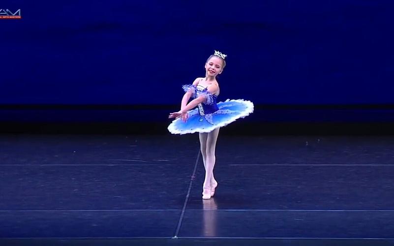 【芭蕾】八岁萝莉跳《睡美人》蓝鸟变奏