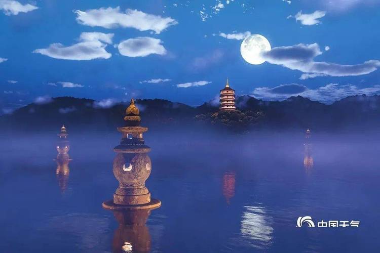 杭州西湖三潭印月,是自古以来的赏月胜地.