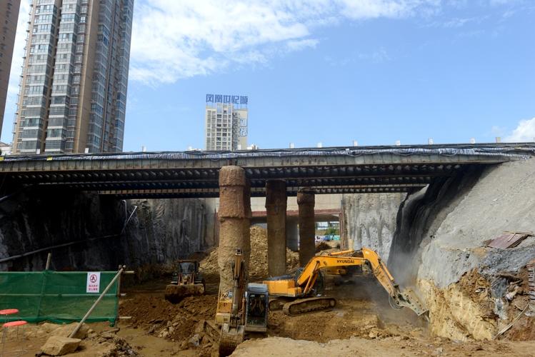 凤凰山隧道,凤凰大道(广巴线下穿通道)项目进展顺利-广元市住房和城乡