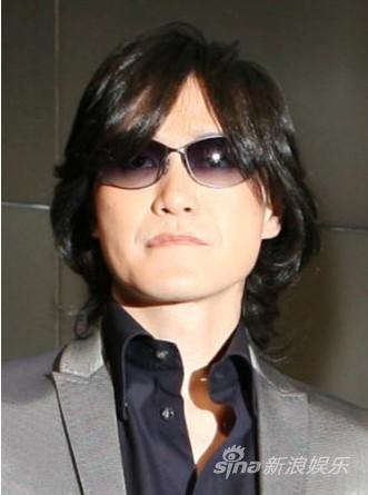据日本媒体报道,日本视觉系摇滚乐队鼻祖x japan的主唱toshi,本月17日