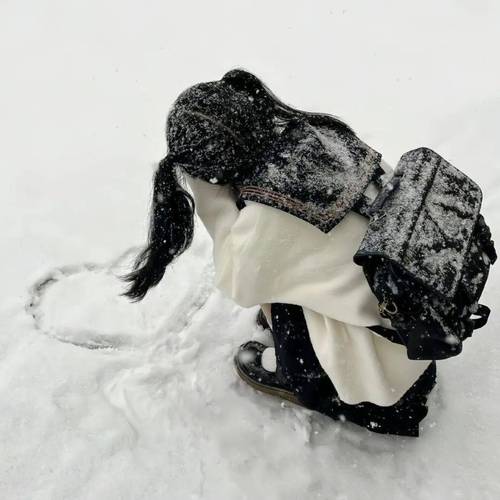 冬季雪天氛围感头像合集_男女_来自_网络