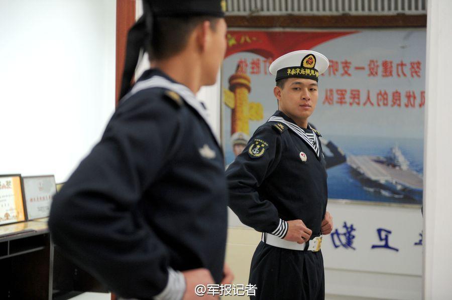 中国海军男初级士官换水兵服原三季常服停用