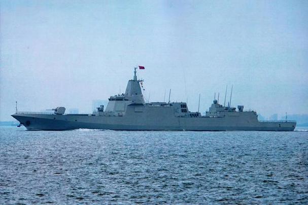 "中国海军新利器:全面解读055型驱逐舰的规格,武器和作战能力"